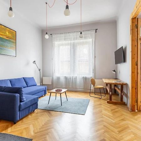 Elegant And Modern In The City Centre Budapest Exterior photo