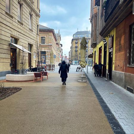 Elegant And Modern In The City Centre Budapest Exterior photo
