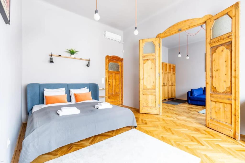 Elegant And Modern In The City Centre Budapest Exterior photo